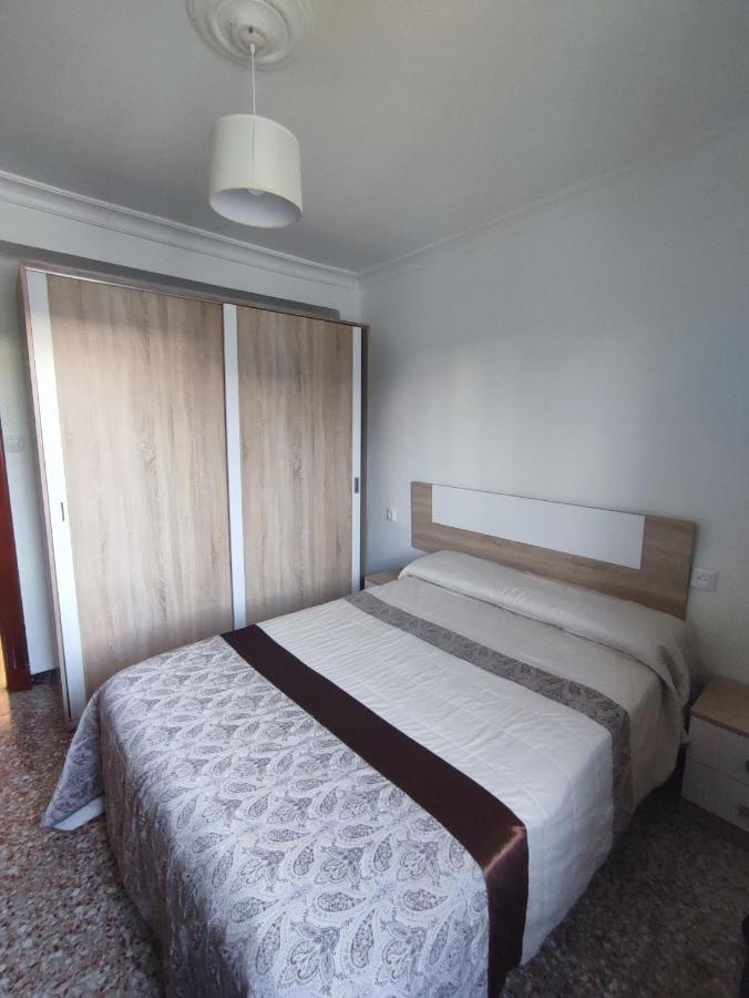 Precioso piso, 3 dormitorios, aire acondicionado Jerez de la Frontera Exterior foto